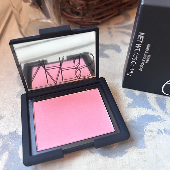 NARS Powder Blush in color Deep Throat - Luxury Cosmetics Soft Golden Pink NEW - Picture 7 of 10